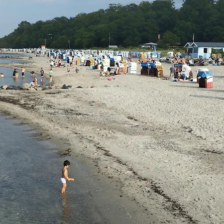 Strandnahes Mit Kleiner Gartenterrasse *