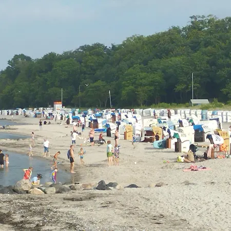 Strandnahes Mit Kleiner Gartenterrasse * Hohwacht